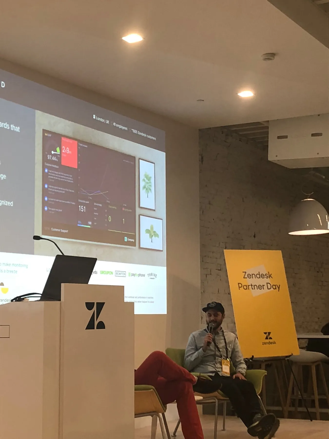 Nick Smith presenting a Geckoboard dashboard to technology partners at Zendesk Partner Day in San Francisco.